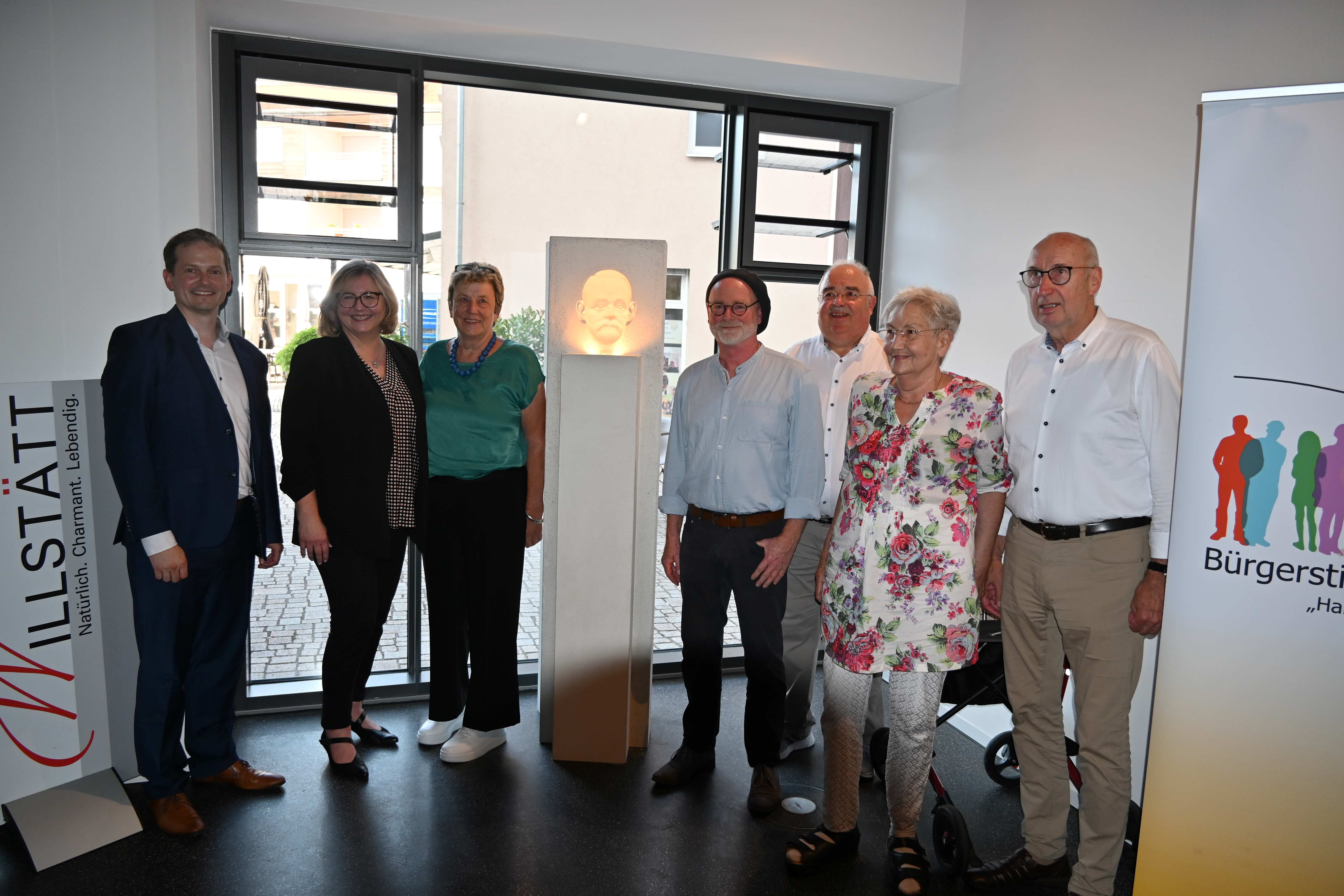 Bürgermeister Christian Huber, Urenkelin Prof. Dr. Margarete Myers-Feinstein, Doris Freund, Hubert Benz, Joachim Parthon, Stifterin Helene Rieger und Helmut Hilzinger (v.l.n.r.)